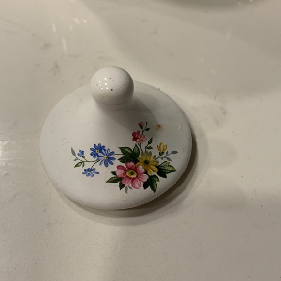 Three Porcelain Jar sizes height - Picture 3 of 8